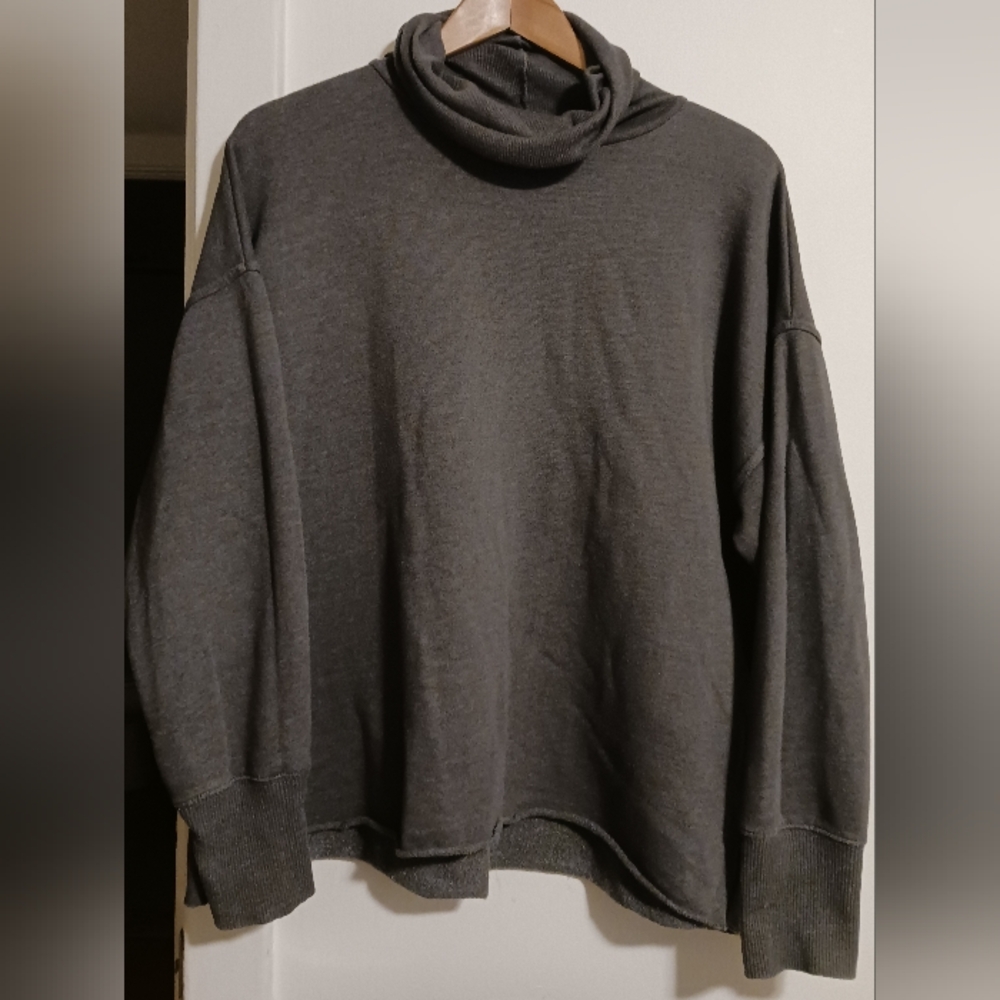 Aerie Womans Gray Small Collerd Oversized Pullover Lightweight Sweater